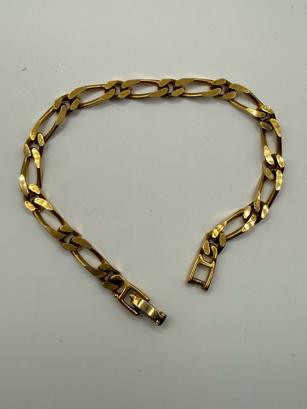MONET | Vintage Gold tone Figaro Chain link Bracelet signed retro